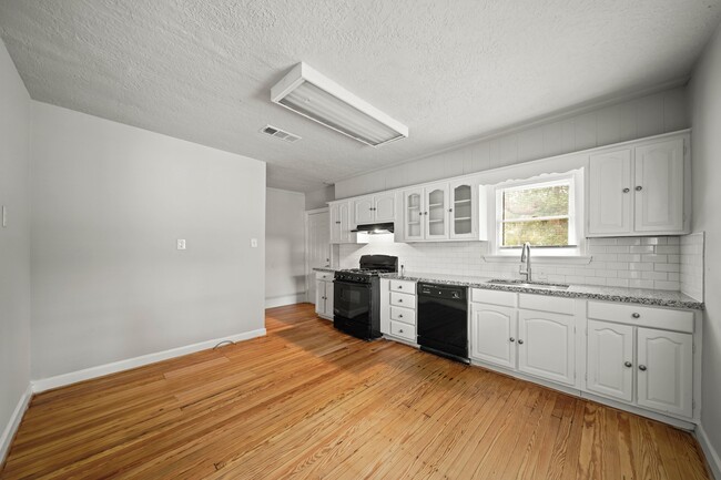 Photo - 418 Spooner St