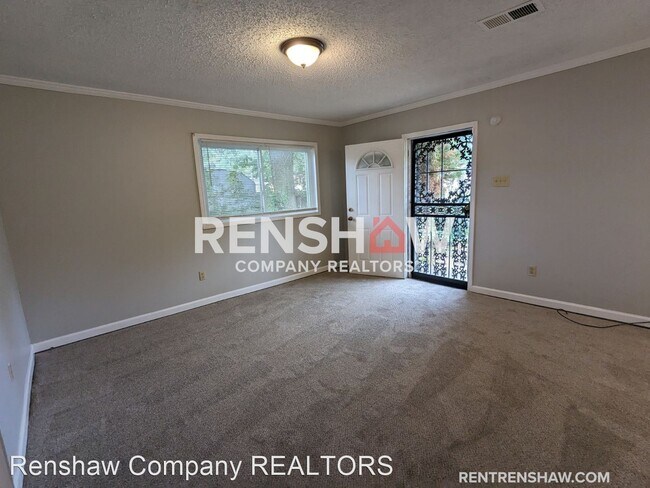 Photo - 3 br, 1 bath House - 2494 Judson St