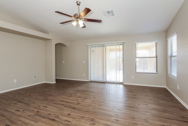 Photo - 39812 N Vincenza St