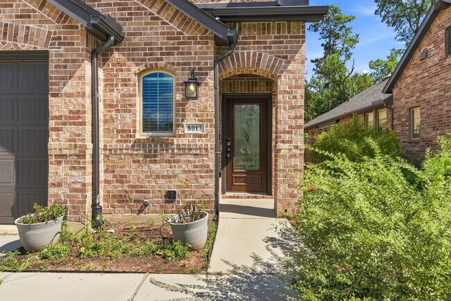 Photo - 8017 Whisper Grove Dr