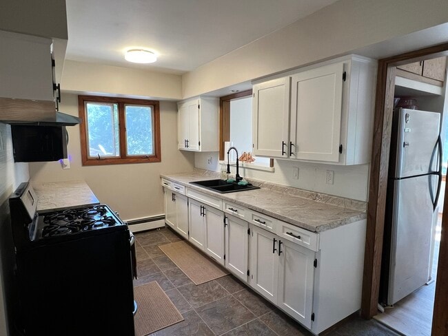 shared kitchen - 4115 Lowry Ave N Unit 4111 Lower