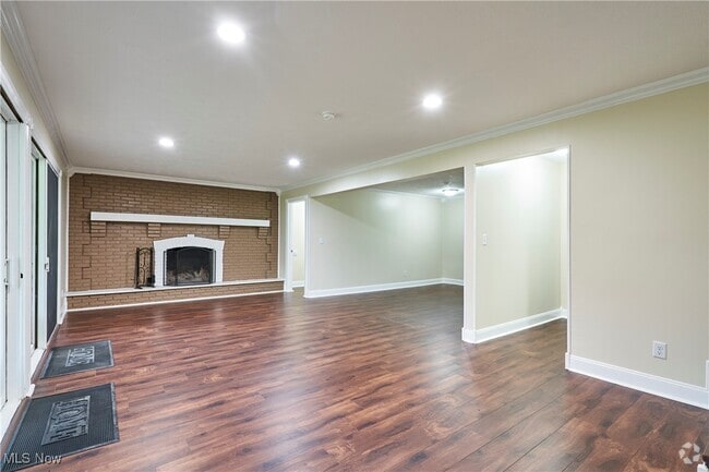 Building Photo - 2635 Martin Rd Rental