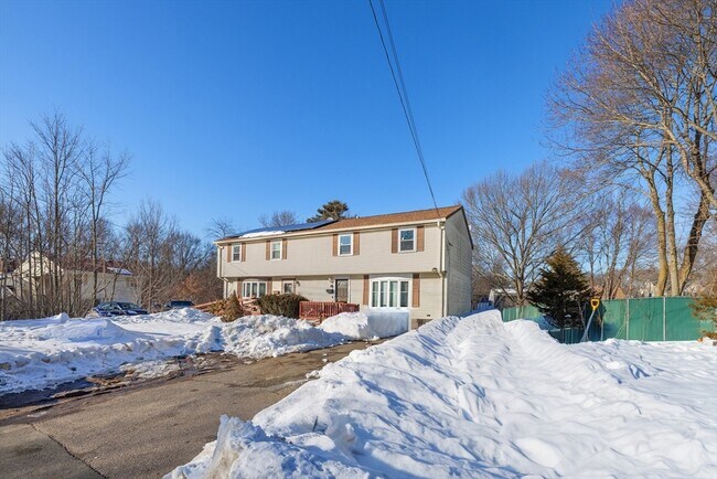 Photo - 223 Warren St