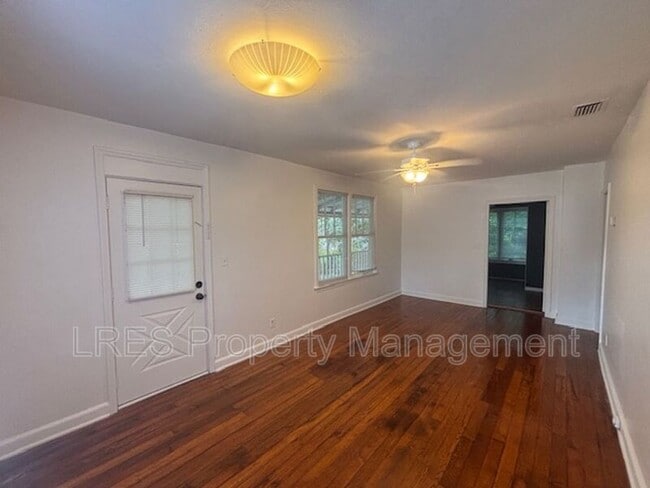 Photo - 1618 E Livingston St