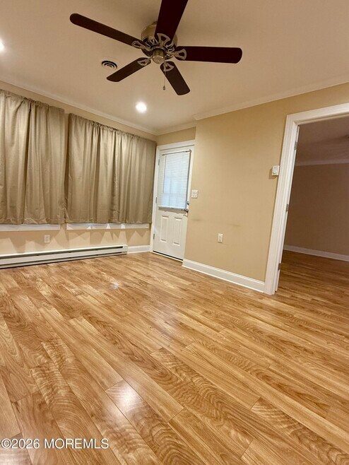 35 Edinburgh Dr