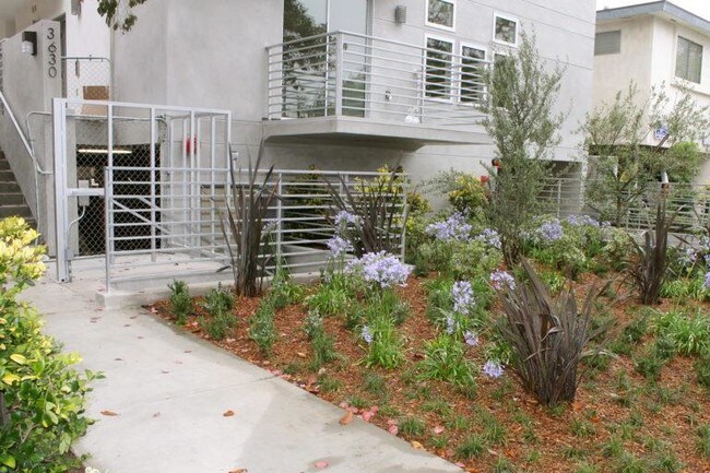 Lido Apartments - 3630 Mentone Ave