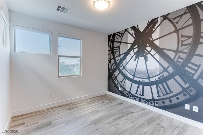 Photo - 214 Abbey Hill St