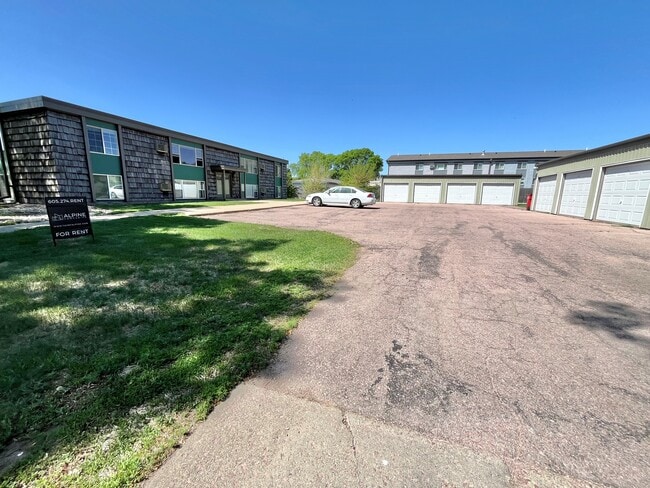 3505 S. Hawthorne Apartments - 3505 S. Hawthorne Apartments