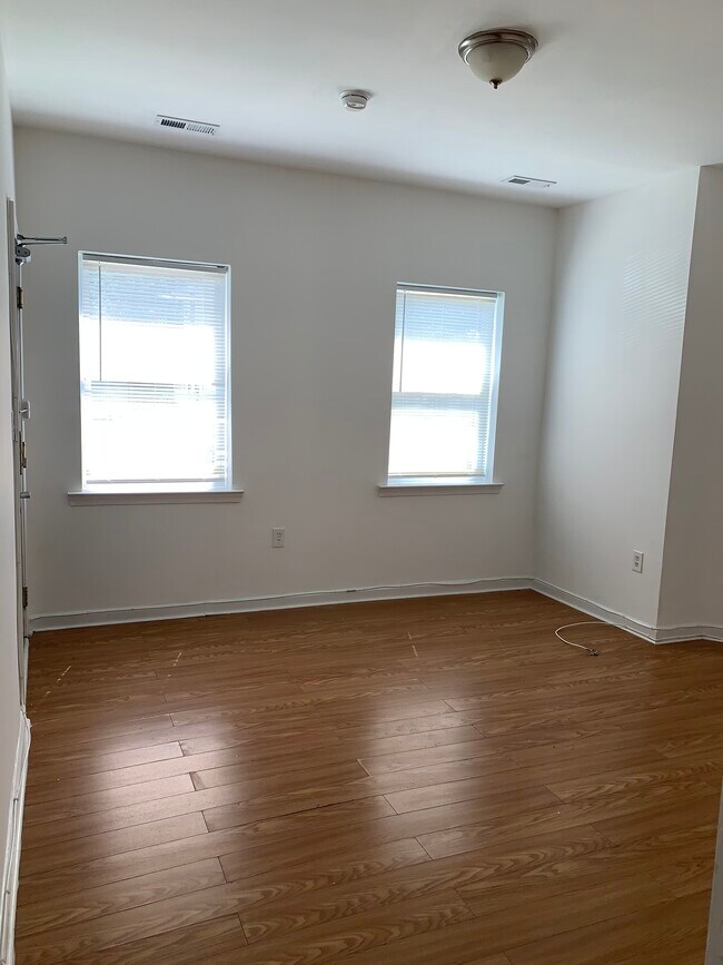 117 Cedar Ave Apartments Unit B Woodlynne, NJ