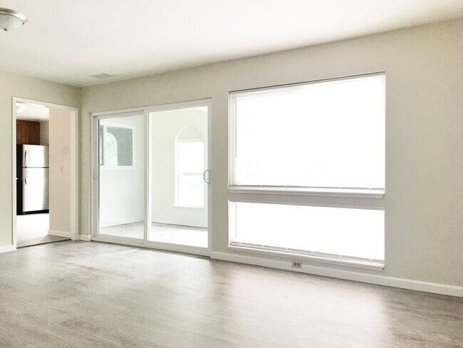 Photo - 1225 Clinton St