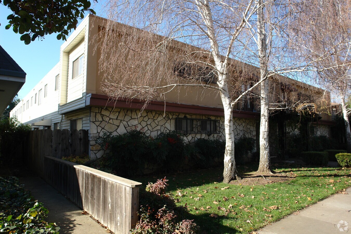 Photo - William Tell Apartments