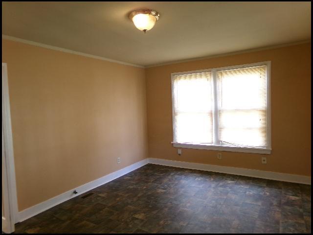 Photo - 920 S Elm St