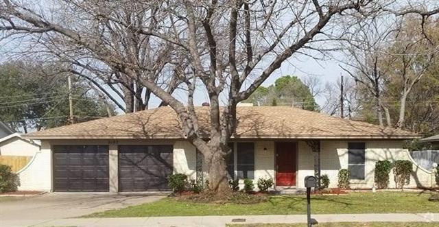 Building Photo - 2107 Pin Oak Ln Rental