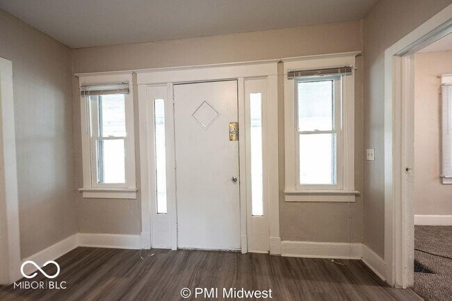 130 N Gladstone Ave