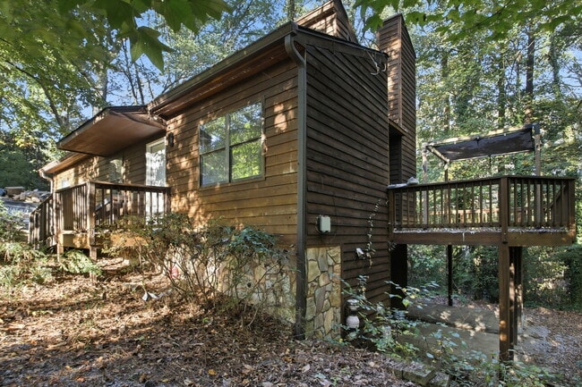 Photo - 2459 Clairmont Rd NE