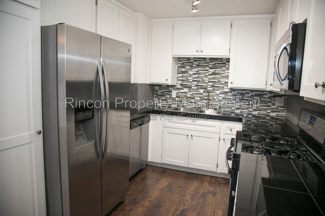 Building Photo - 584 Doyle Ln