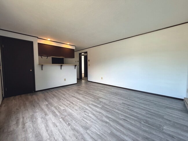 424 E State St Unit B