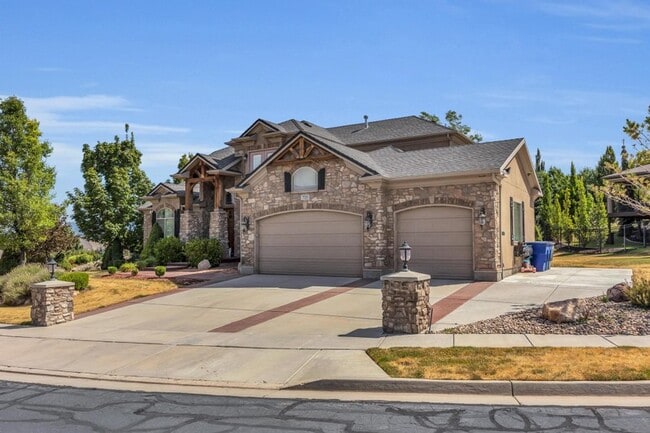 Photo - 725 Vista View Ln