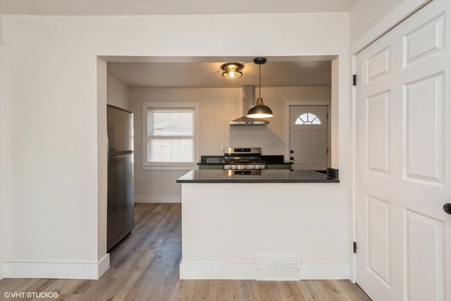 Photo - 7411 N Wolcott Ave Unit 1W