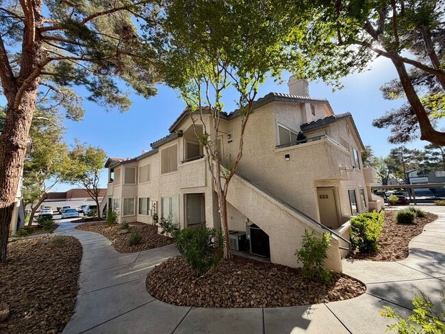 Photo - SE 2 bedroom condo in gated community Unidad 104
