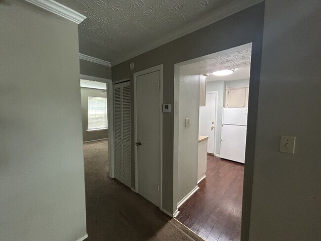 Oversized 1 Bedroom Upstairs Apartment For Rent!