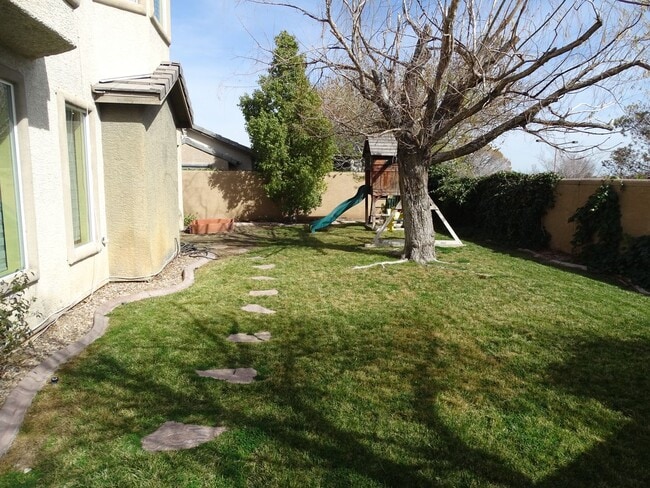 Photo - West Summerlin 5 Bedroom, Bed & Full Bath 1st Floor, Beauty