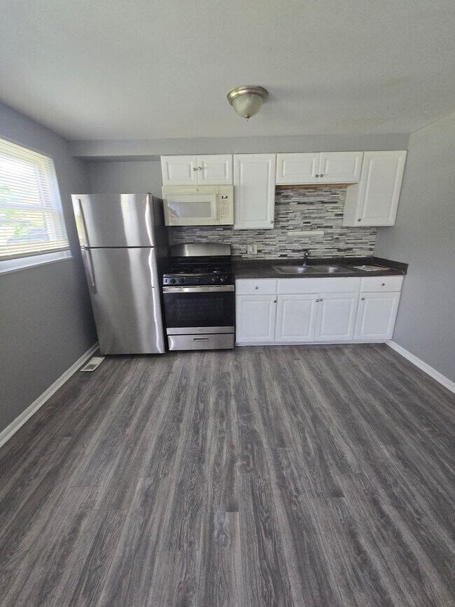 1610-1612 E 25TH AVE - 1610-1612 E 25TH AVE Apartment Unit 1610 E 25th Ave