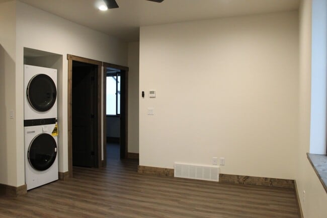 Photo - K573LI Unit ADU