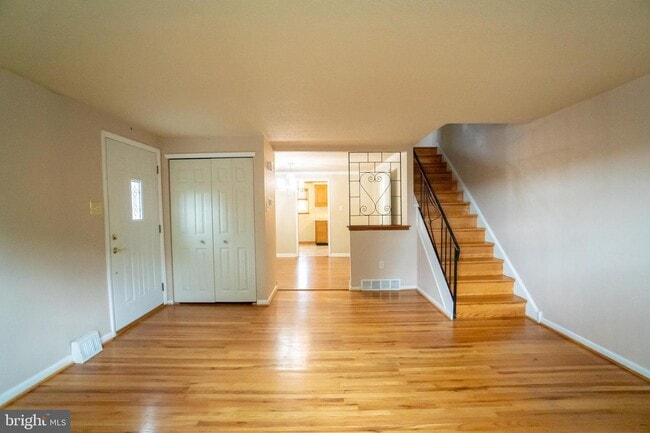 Photo - 129 Ridgefield Rd