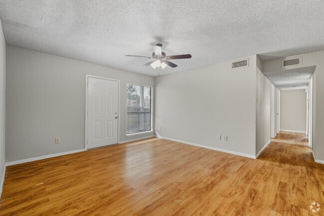 3BR, 2BA - 1,189SF - C1 - Living Room - Canfield Lakes