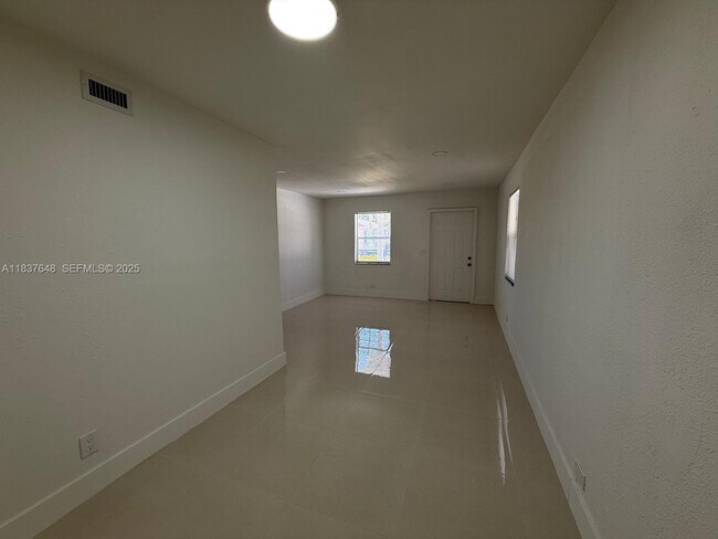 1494 W 34th St