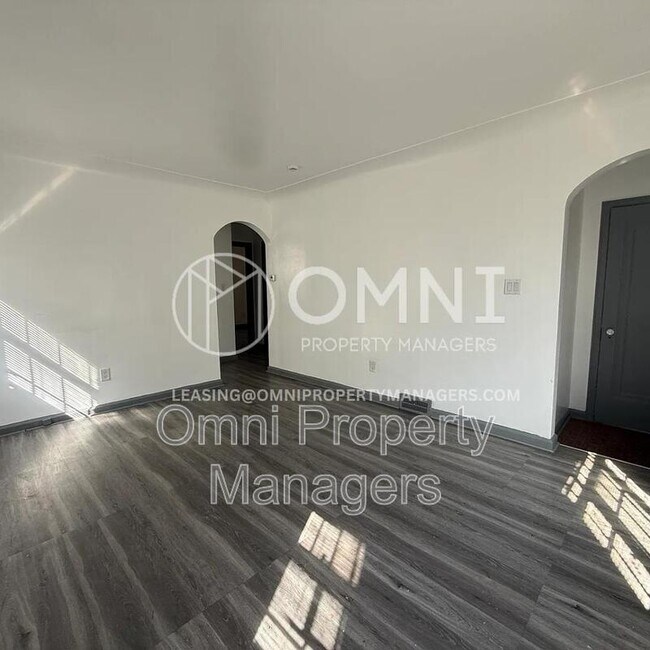 Photo - 9747 Somerset Ave