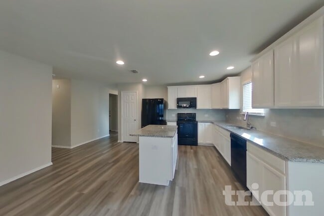 Photo - 1023 Spofford Dr