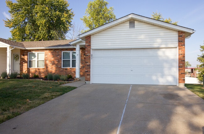 Photo - 7 Windstream Court