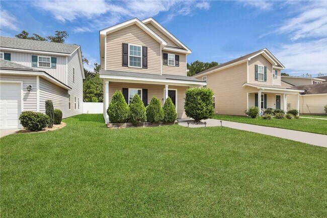 Photo - Modern 4 Bedroom South Savannah Home with ...
