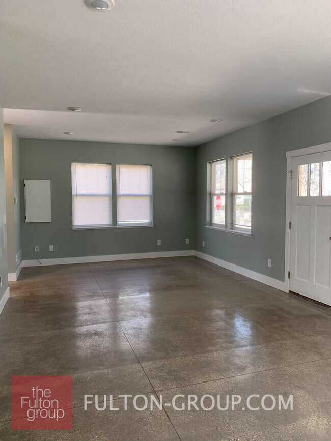 Photo - 800 Fulton St E