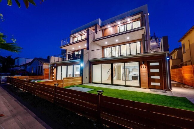 Photo - 827 Island Ct