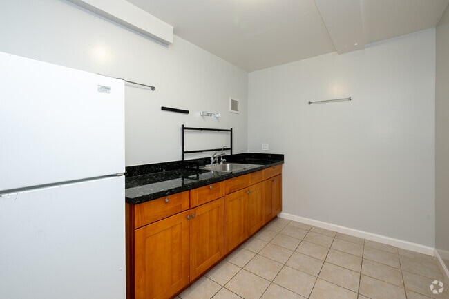 Building Photo - 481 Monterey Blvd Unit A Rental