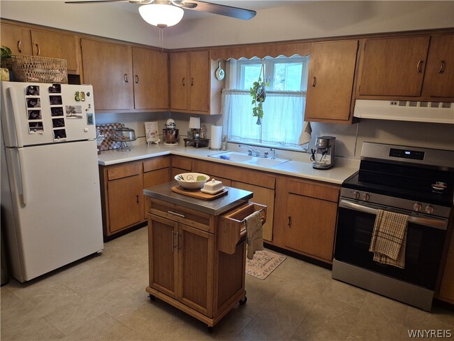 66 Landau Dr