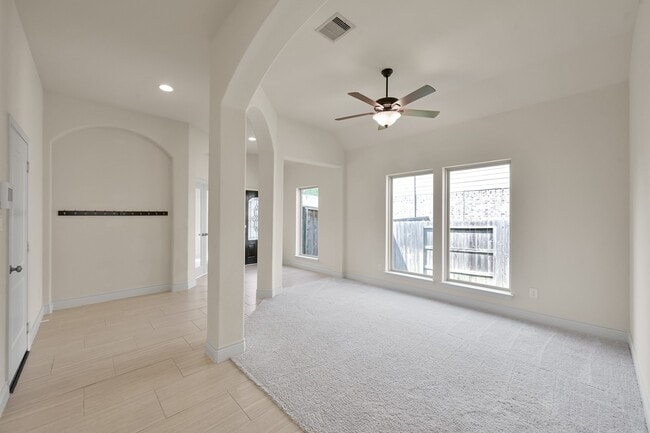 Photo - 122 Kinnerly Peak Pl