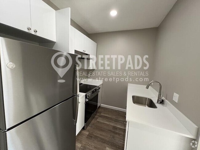 Building Photo - 2 bedroom in Boston MA 02130 Rental