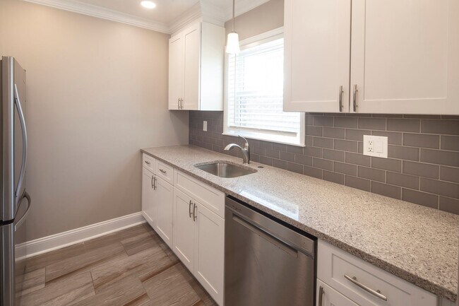 Photo - Leonia Manor