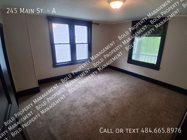 Photo - 245 Main St Unidad A