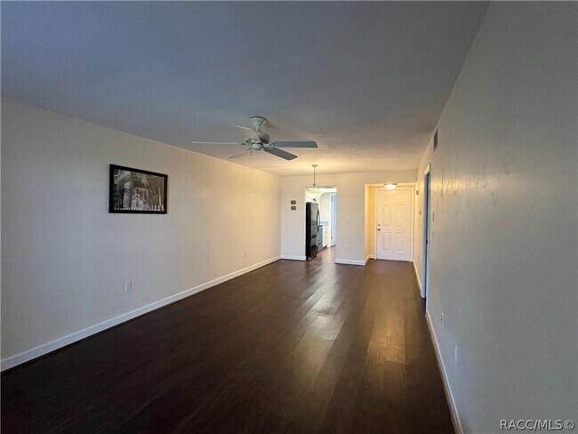 Photo - 760 E Gilchrist Ct