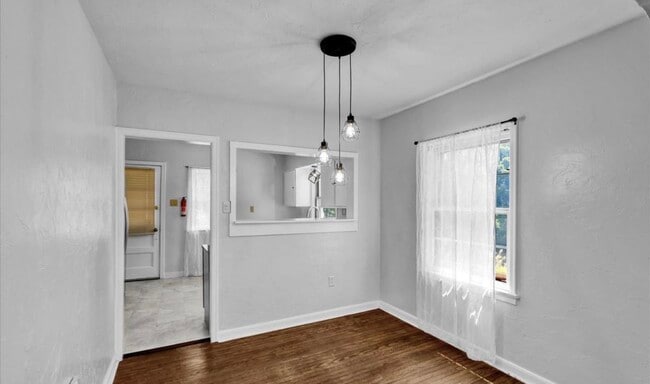 Photo - 1815 Holly Rd