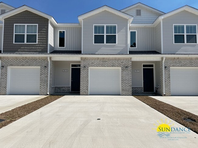 Building Photo - NEW construction in the heart of Fort Walton Beach!