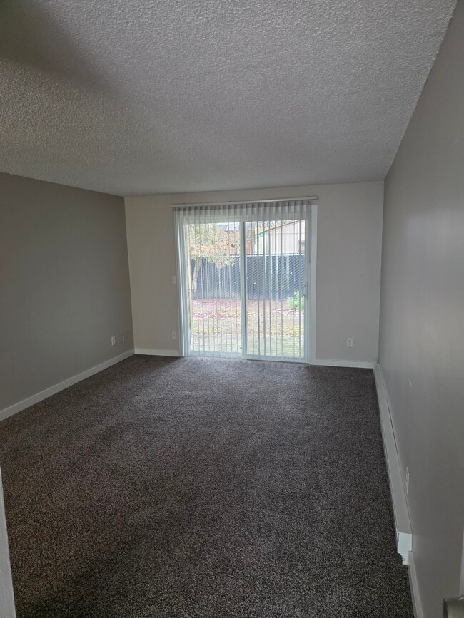 Photo - West End Apartments