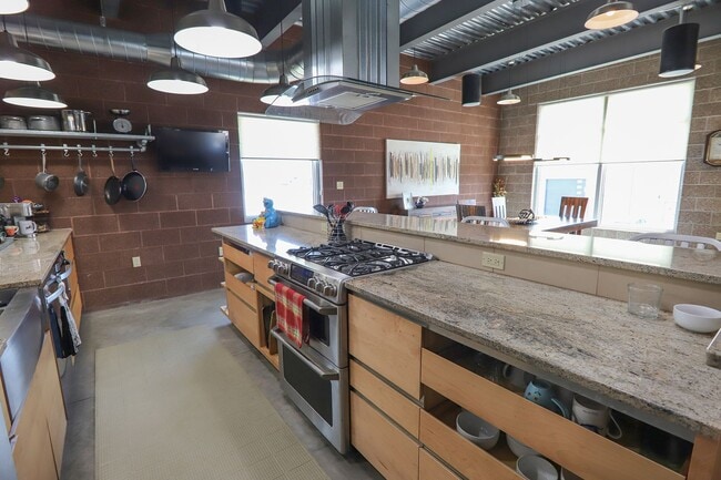 Photo - 2 bedroom, 2 Bath