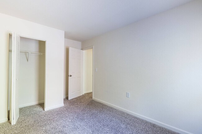 Crescent Pointe Townhomes
