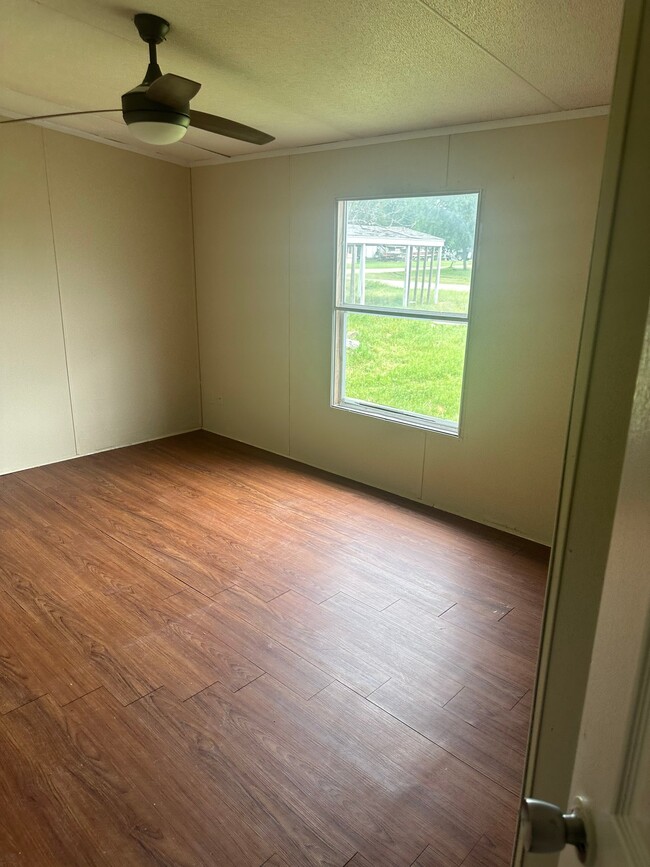 Photo - 45 Dandelion St